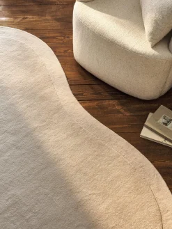 Westwing Collection Alfombra artesanal de lana con forma orgánica Kadey