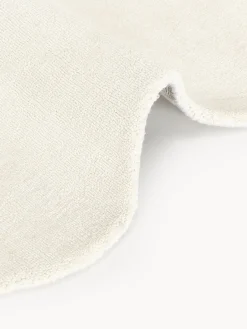 Westwing Collection Alfombra artesanal de viscosa con borde ondulado Wavy