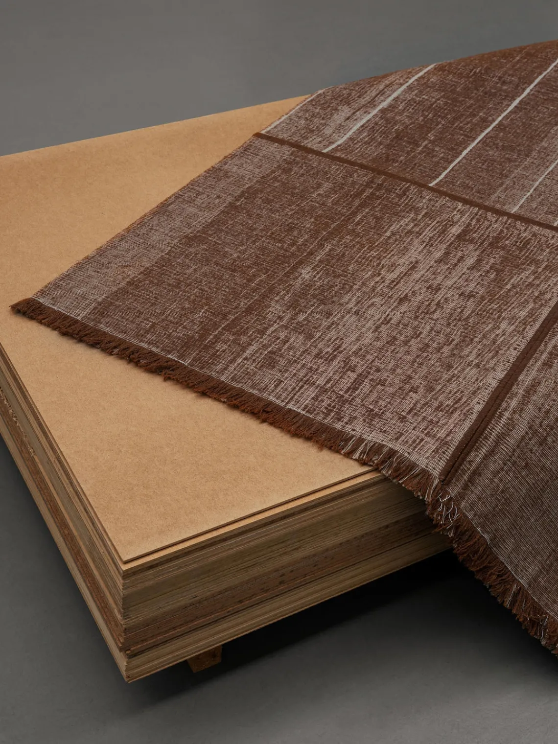 Louis de Poortere Alfombra de pelo corto con flecos diseño Folkform Monochrome^ Rectangular|Alfombras Rectangulares