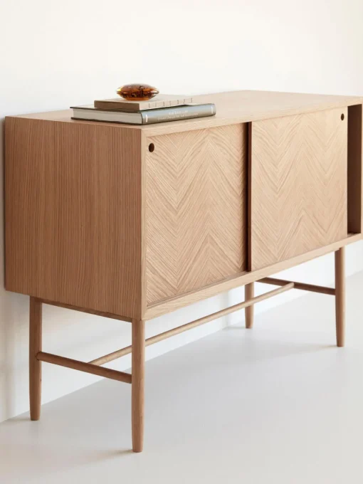 Hübsch Aparador de madera de roble con diseño en espiga Herringbone^ Aparadores