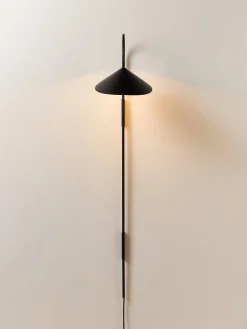 Ferm Living Aplique grande ajustable con enchufe Arum