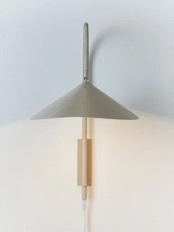 Ferm Living Aplique grande ajustable con enchufe Arum^ Apliques|Lámparas De Techo