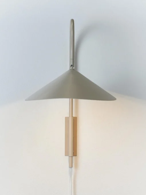 Ferm Living Aplique grande ajustable con enchufe Arum^ Apliques|Lámparas De Techo