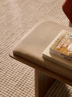 Westwing Collection Banco de madera de roble con cojín de asiento Chandler