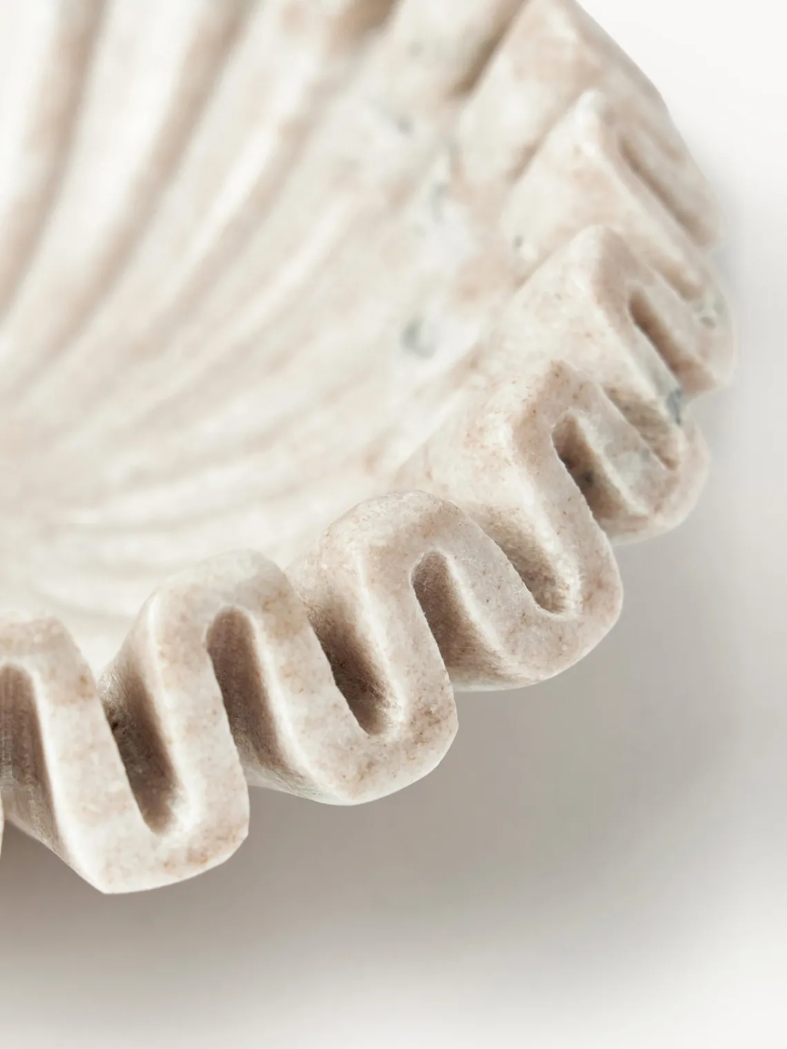 Westwing Collection Bol decorativo artesanal de mármol Santorini, Ø 18 cm