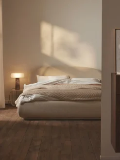 Westwing Collection Cama tapizada redondeada en tejido bouclé Alba