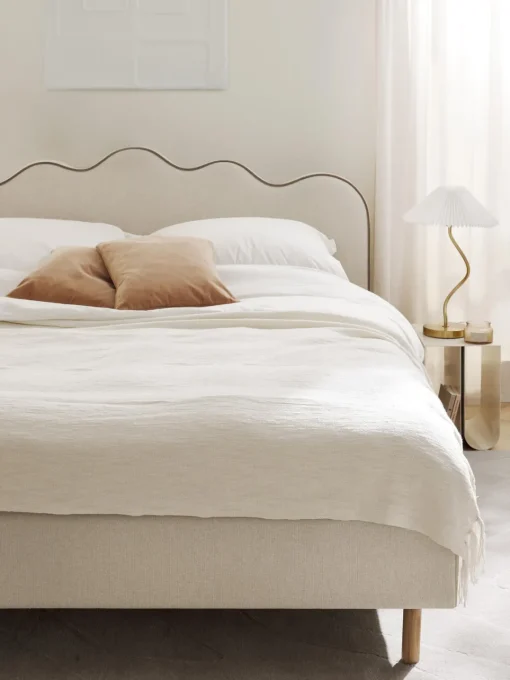 Westwing Collection Cama tapizada Romy, con cabecero