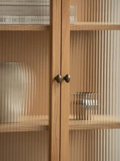 Audo Copenhagen Chiffonnier de madera de roble Curiosity