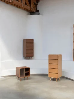 Zuiver Cómoda de madera de fresno Rise