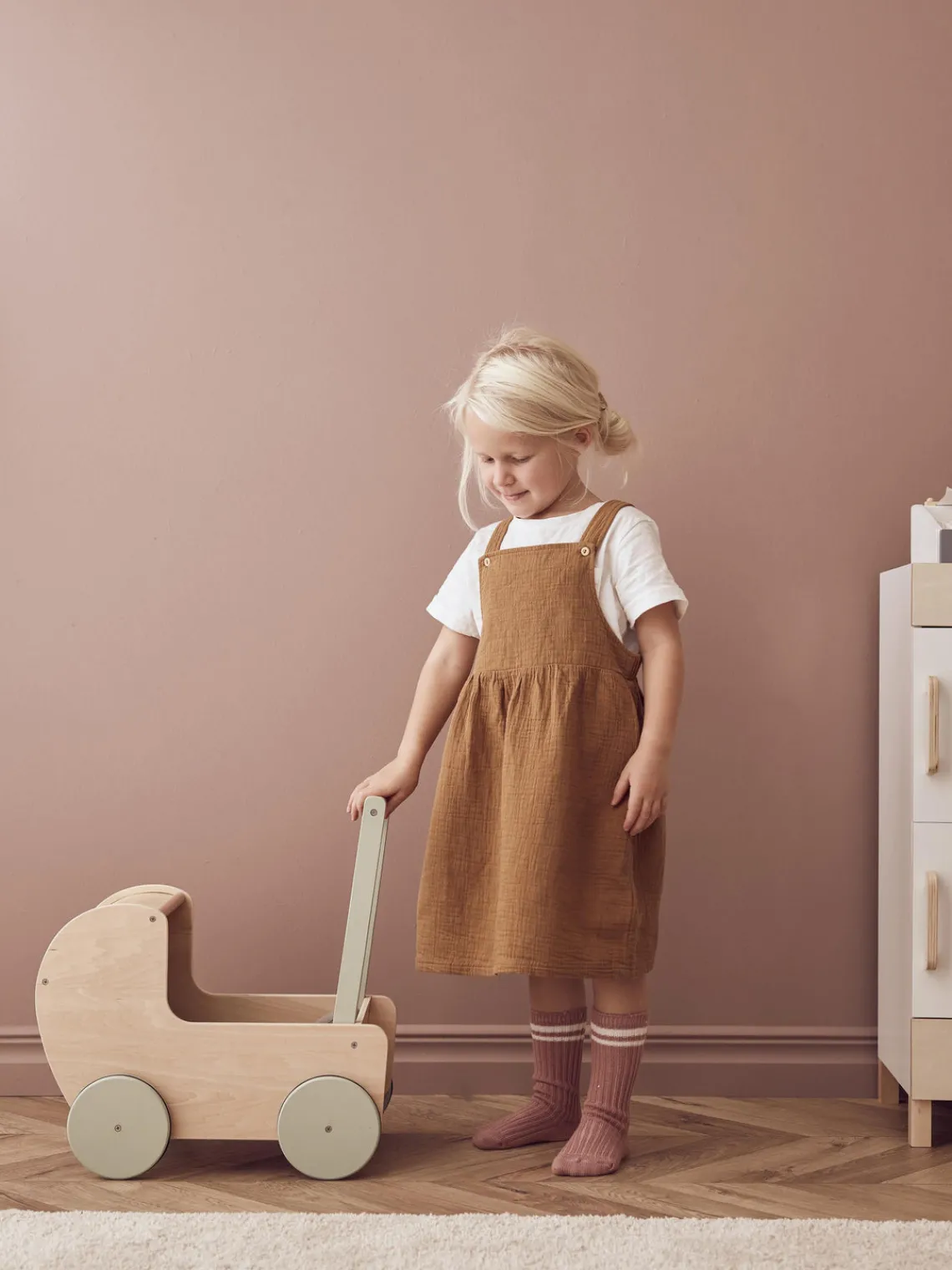 Niños Kid's Concept Cochecito de muñecas Kids' Hub