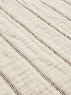 Ferm Living Colcha de algodón con estampado a rayas Aires