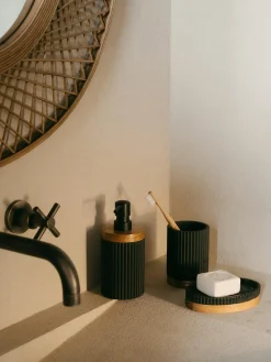 Andrea House Dosificador de jabón con adorno de madera Laura