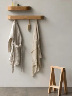 Audo Copenhagen Estante de pared de madera Epoch, 79 cm^ Estanterías De Pared