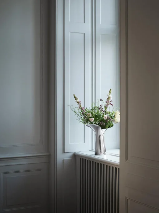 GEORG JENSEN Jarrón de acero inoxidable Bloom Botanica, 33 cm^ Jarrones|Jarrones