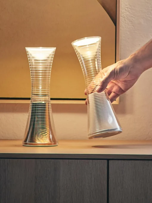 Artemide Lámpara de mesa LED pequeña regulable Come Together