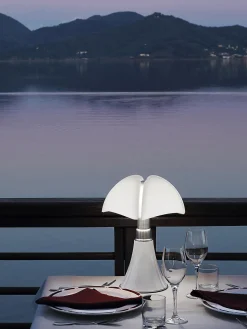Martinelli Luce Lámpara de mesa LED regulable Pipistrello, portátil