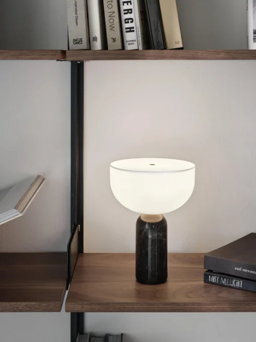 New Works Lámpara de mesa pequeña móvil de mármol Kizu, regulable^ Lámparas De Mesa|Lámparas De Techo