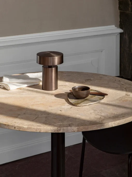 Audo Copenhagen Lámpara de mesa pequeña regulable Columna, portátil^ Lámparas De Techo|Lámparas De Mesa