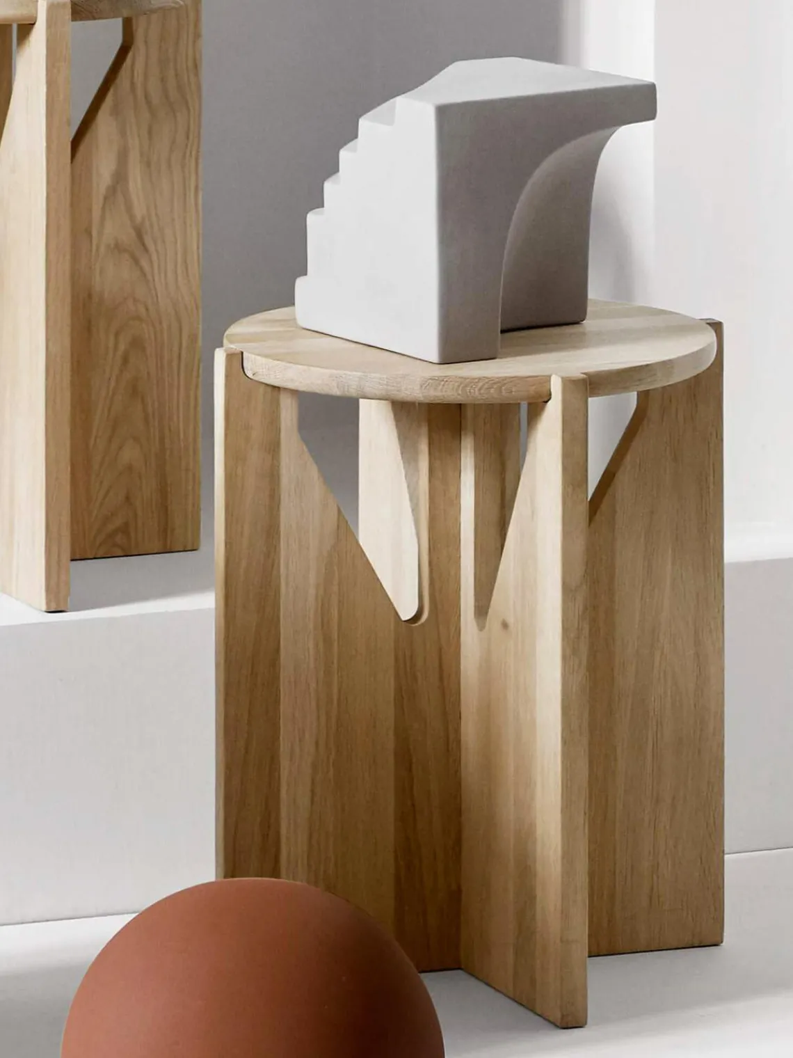 Kristina Dam Mesa auxiliar de madera de roble Future