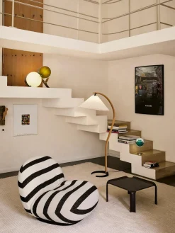 GUBI Mesa auxiliar T877