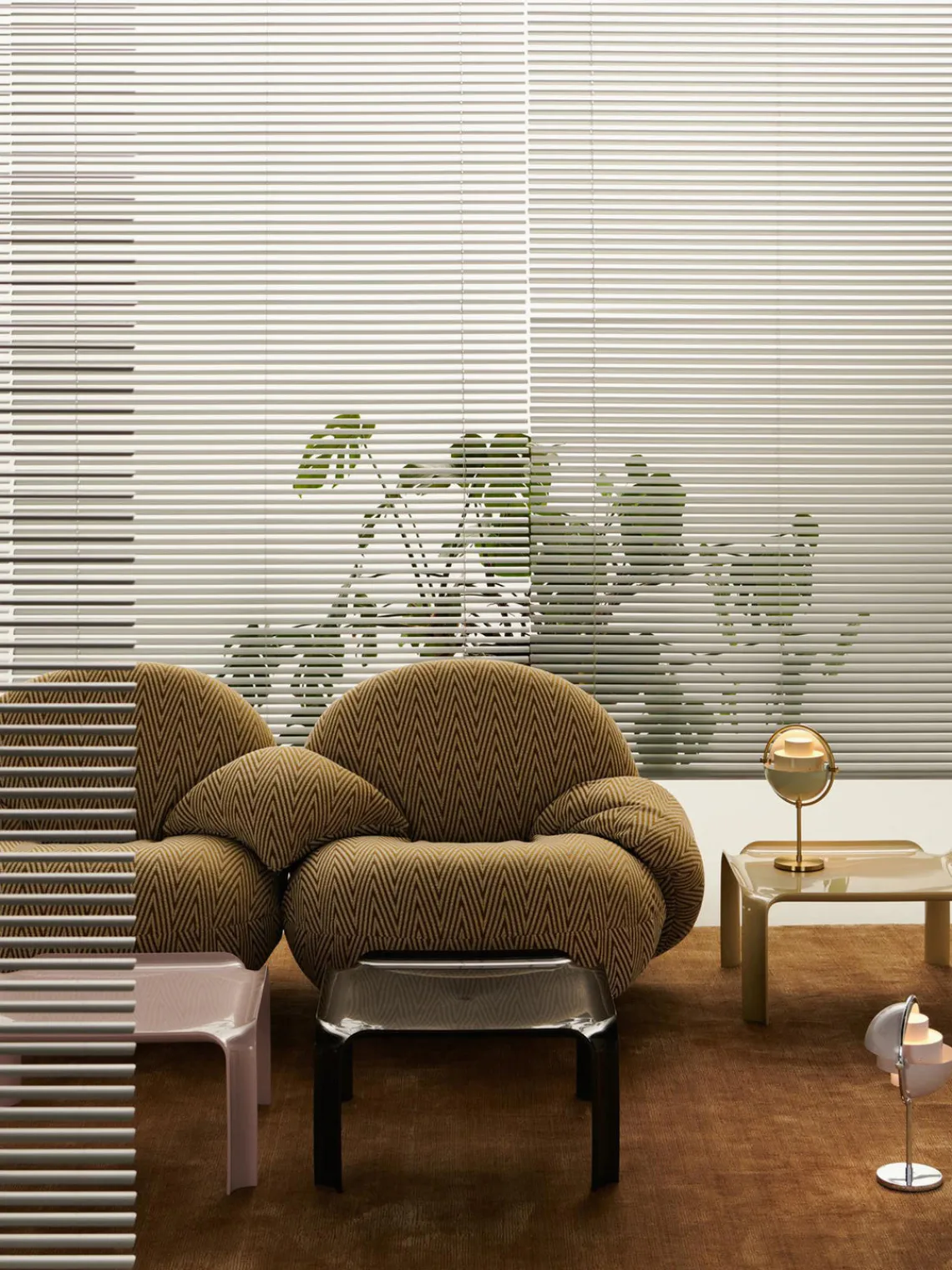 GUBI Mesa auxiliar T877