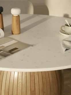Westwing Collection Mesa de comedor redonda con tablero de mármol Nelly, tamaños diferentes