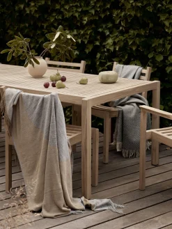 Carl Hansen & Søn Mesa de jardín de madera de teca AH901, 203 x 100 cm