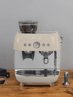 Smeg Máquina de café con portafiltro 50's Style