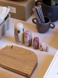 Niños Ferm Living Kids Muñecos nido de madera Schima Superba, 5 uds.