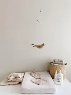 Kas Kopenhagen Móvil artesanal de madera de roble Koko^Niños Decoración Infantil