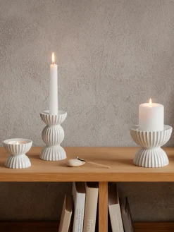 Lyngby Porcelaen Portavelas de porcelana con relieves Tura