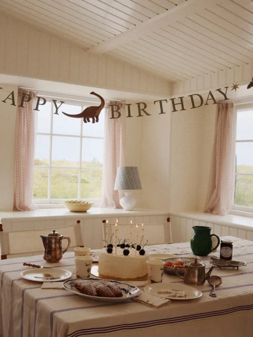 Niños Konges Slojd Set de cumpleaños infantil Dino, 49 pzas.