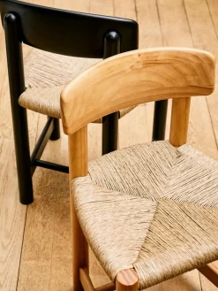 GUBI Silla artesanal de madera de pino Daumiller^ Sillas