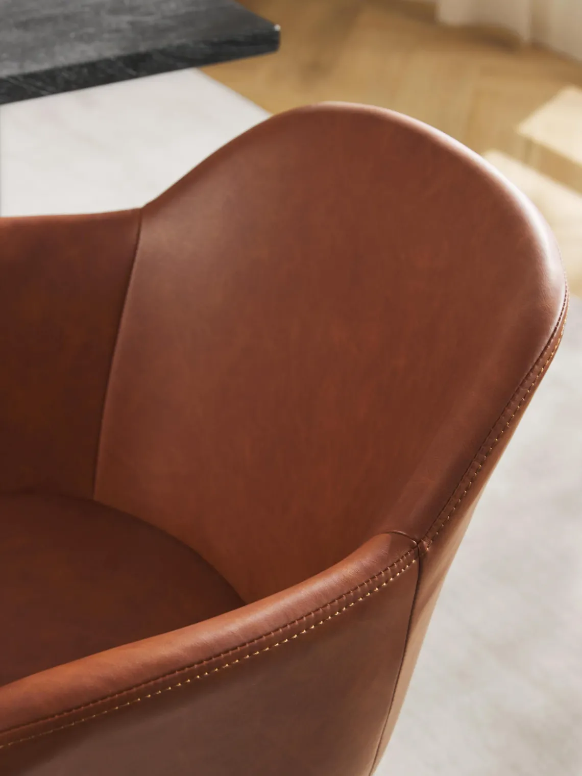 Westwing Collection Silla de cuero sintético con reposabrazos Fiji