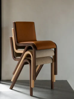 Audo Copenhagen Silla de madera con asiento acolchado Ready^ Sillas