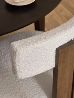 Westwing Collection Silla de madera con tapizado bouclé Katya