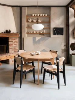 GUBI Silla de madera de roble con asiento trenzado C-Chair