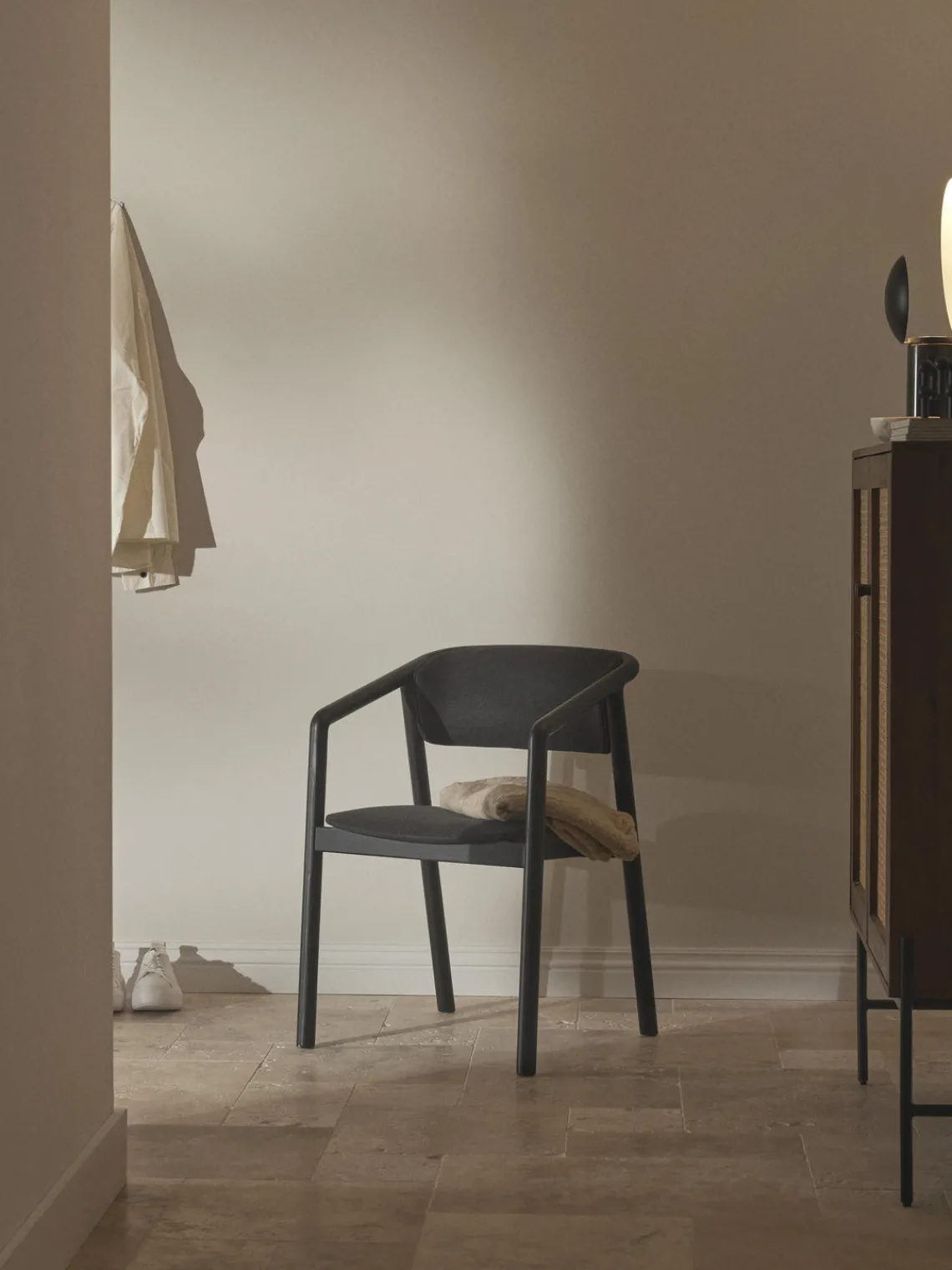 Westwing Collection Silla tapizada con reposabrazos Gali