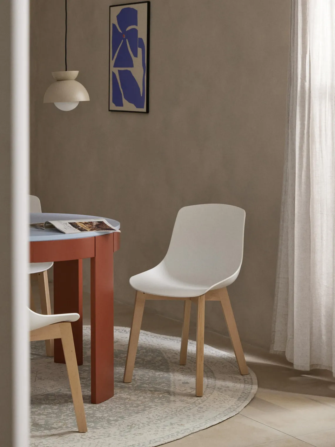 Westwing Collection Sillas de plástico con patas de madera Dave, 2 uds.