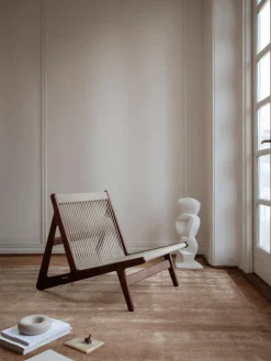 GUBI Sillón artesanal de madera de nogal con cojín de asiento MR01 Initial^ Sillones Pequeños|Sillones