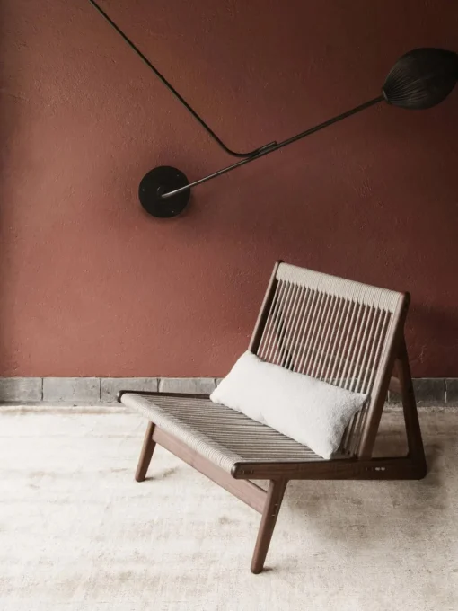 GUBI Sillón artesanal de madera de nogal con cojín de asiento MR01 Initial^ Sillones Pequeños|Sillones