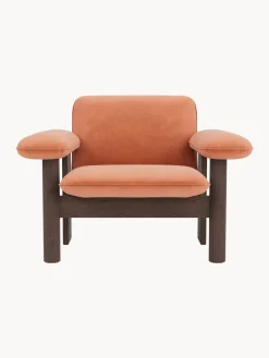 Audo Copenhagen Sillón de terciopelo y madera de roble Brasilia