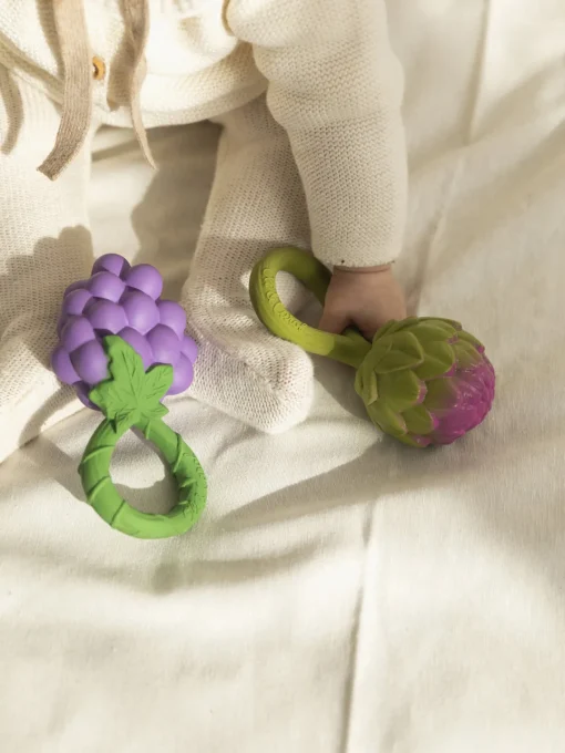 Niños Oli & Carol Sonajero artesanal Grape
