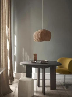 Ferm Living Taburete de hormigón en forma orgánica Staffa