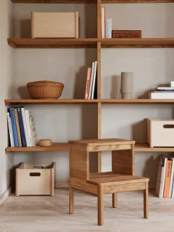 Form & Refine Taburete de madera A Line