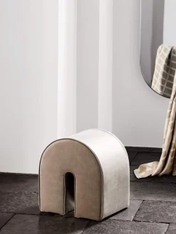 Kristina Dam Taburete tapizado en piel de nobuck Curved