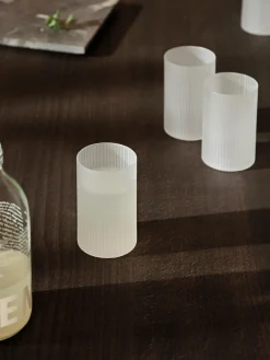 Ferm Living Vasos pequeños soplados con relieves Ripple, 4 uds.