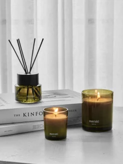 Meraki Vela perfumada pequeña Oud Leaf (rosa, madera de cedro, jazmín, lirio y lirio de los valles)